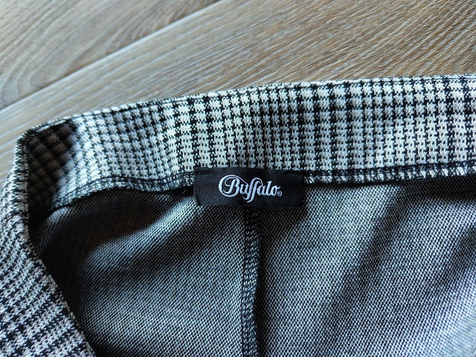 Buffalo Röcke: jupe-short – Neu und originalverpackt aus Prez-vers-Siviriez von kp71 3