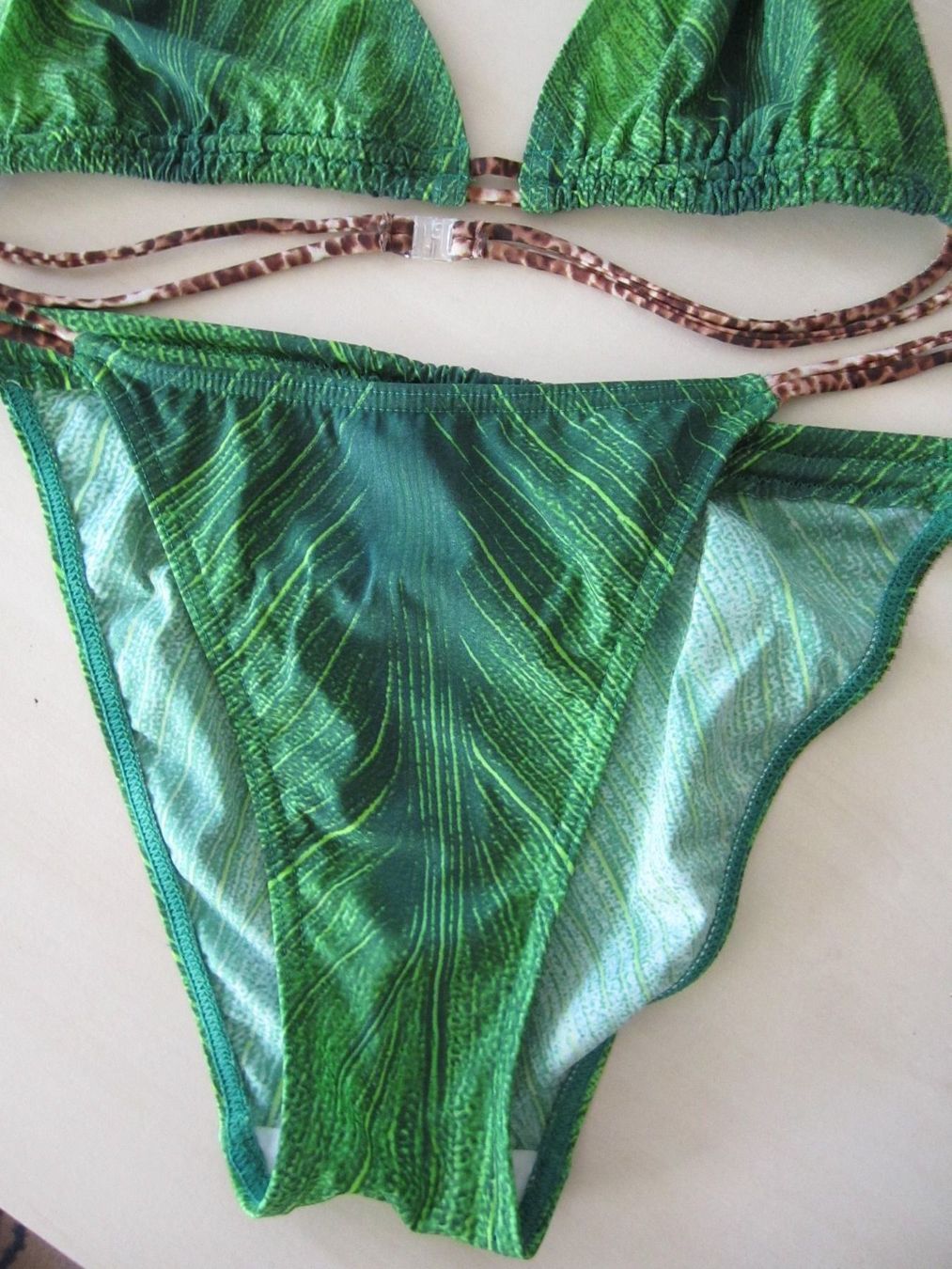 Badekleider & Bikinis: Bikini en couleurs des tropiques – Gebraucht aus Lausanne von Kmm03 1