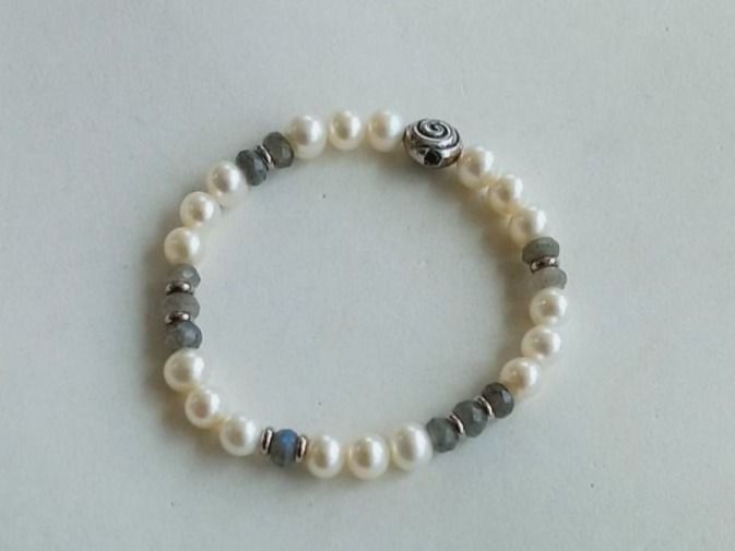 Bracciali & Braccialetti: Perlen Armband mit Labradorit Steinen und Silber. 16cm – Usato da Winistorf venduto da acreativ2