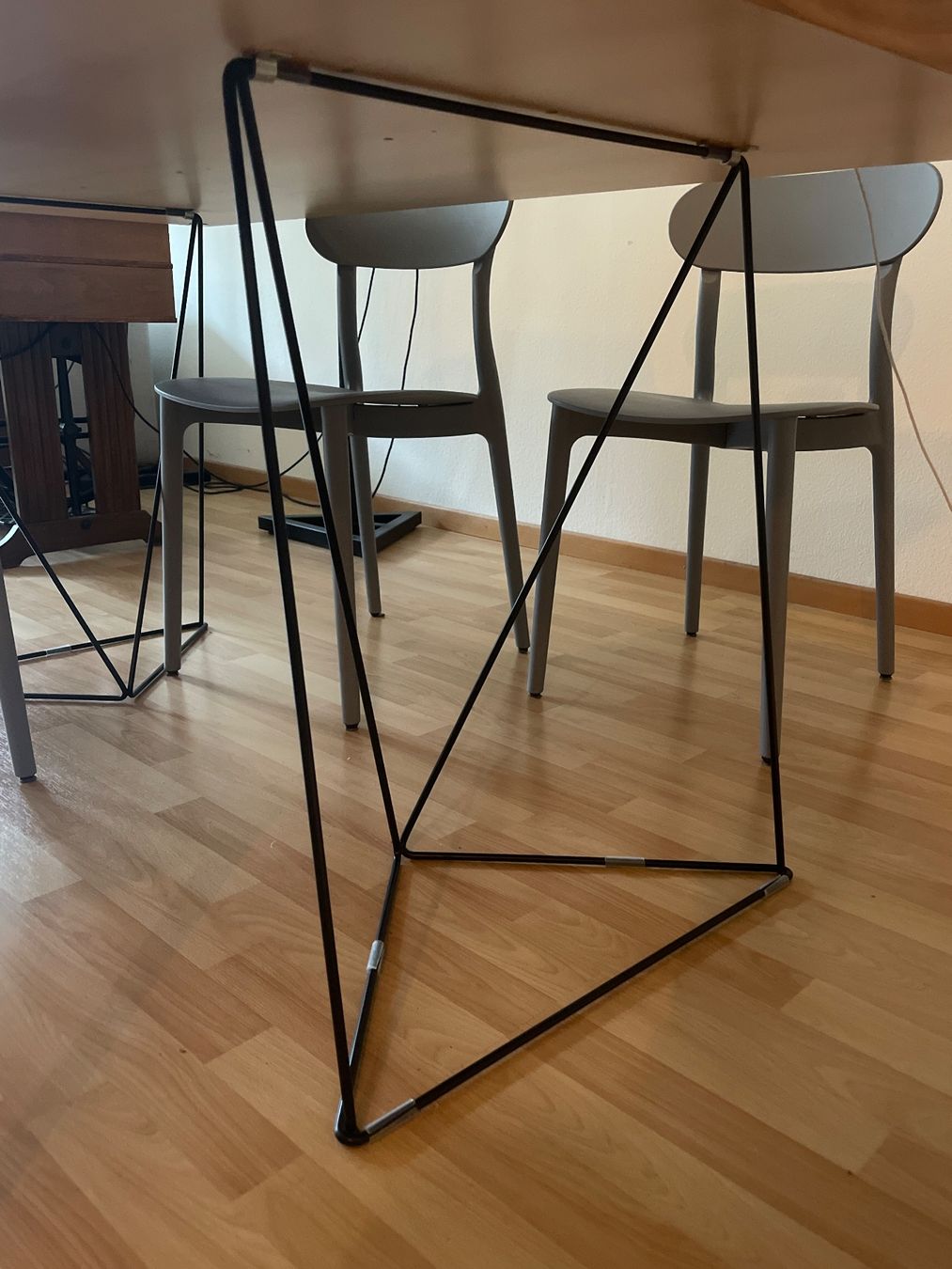 Tavoli: Minimalistischer Esstisch – Usato da Zürich venduto da stevesrs 3