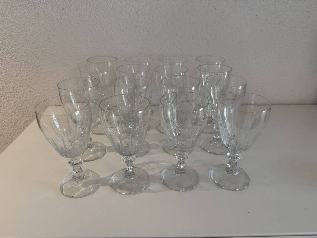 Verres: Kelchgläser Set 16 Stk. Kristallglas – Neuf avec emballage d'origine à Pfäffikon ZH par Mado131019