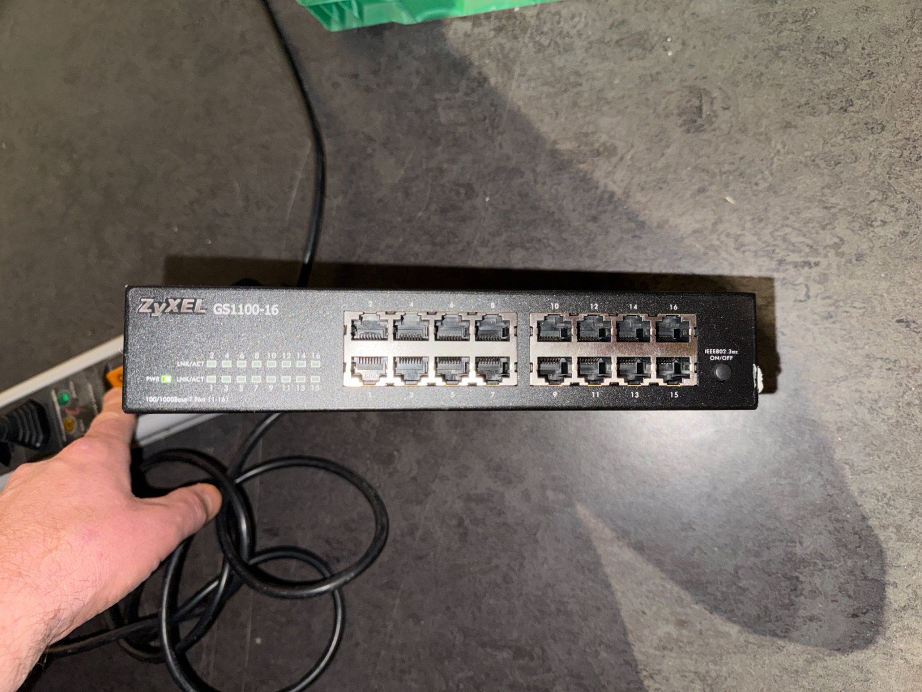 Zyxel Hub & Switch: Zyxel GS1100-16 16 Port Switch – Usato da Hörhausen venduto da SevenTimesSix