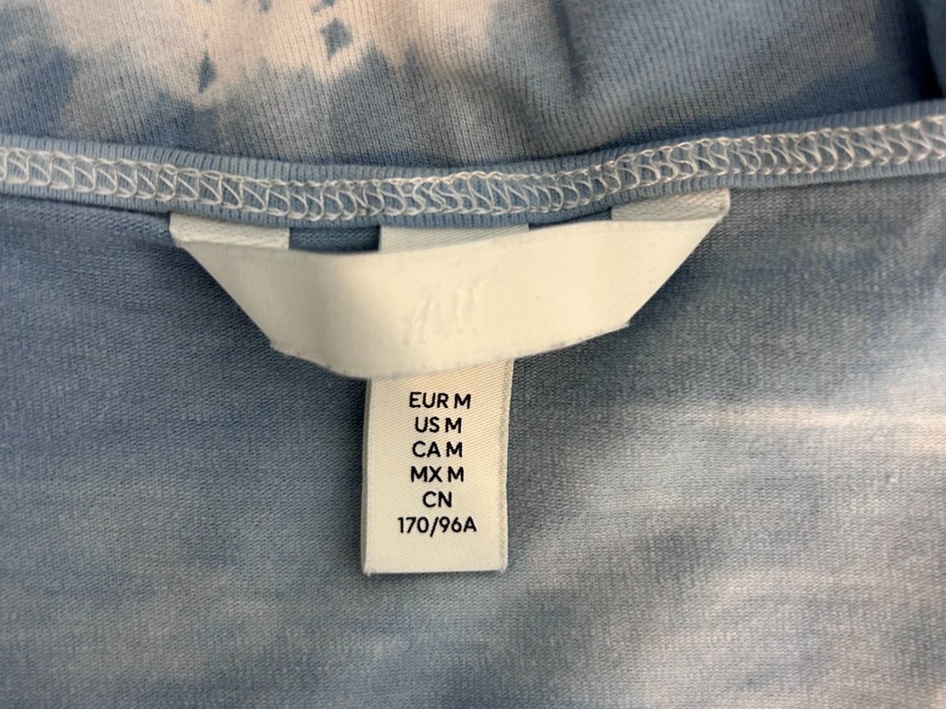 H&M T-shirt: H&M T-Shirt with Tie-Dye – Usato da St. Gallen venduto da look-twice 3