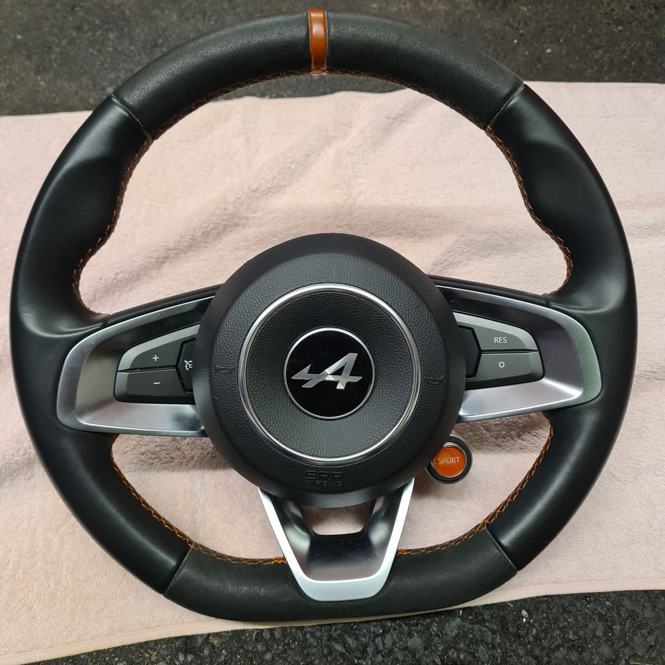 Tutti pezzi di ricambio auto: Alpine A110S - Volant + Airbag – Usato da Coppet venduto da SergeG01