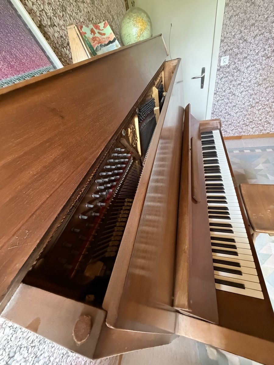 Strumenti musicali: Piano droit Burrus – Usato da Vandoeuvres venduto da jetdo66 2