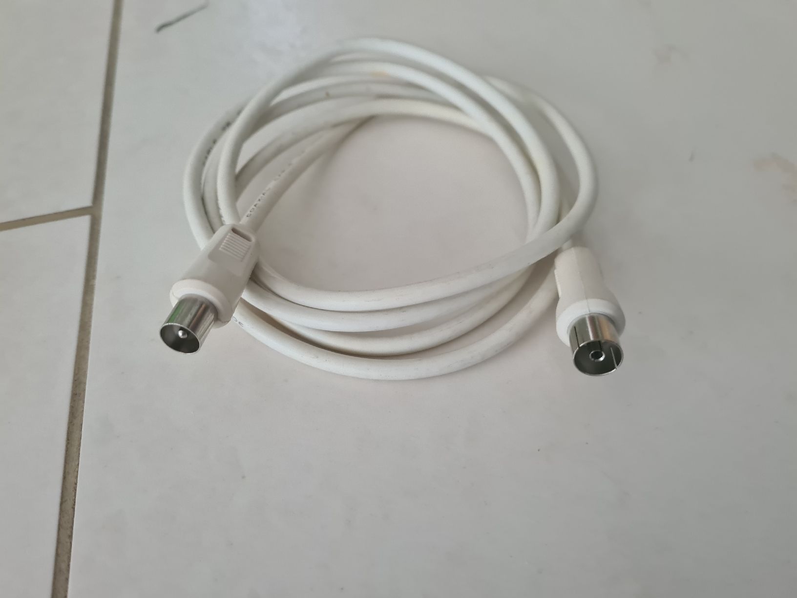 Cavi: Cavi vari per computer e stampante - TV - Stock completo! – Usato da Riva San Vitale venduto da ramarro57 6