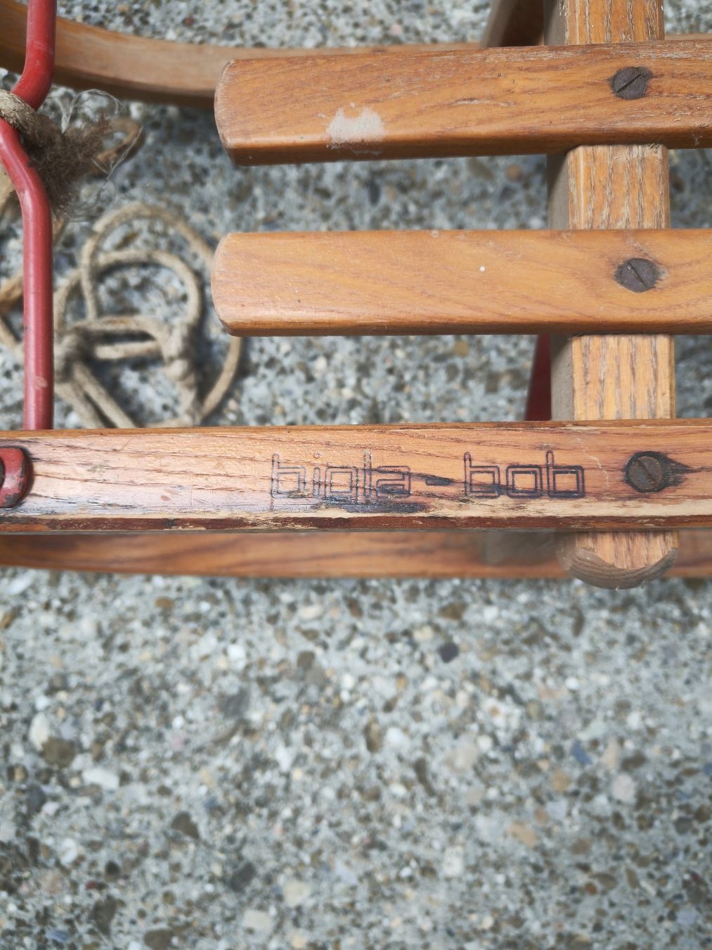 Slitta: Holz Schlitten "Bobs" alt mit Zugseil gebraucht – Usato da Rüegsauschachen venduto da Solex-Driver 3