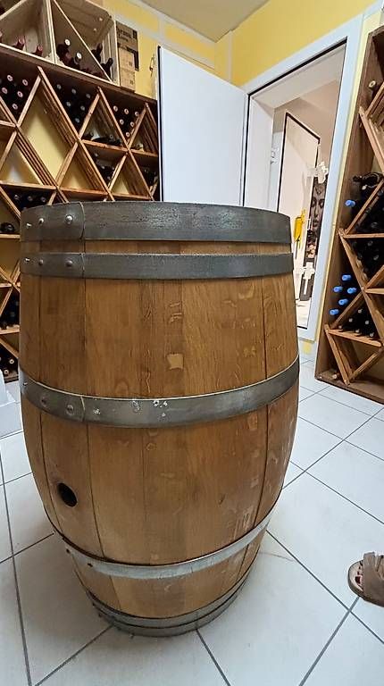 Autres: Original Eichen-Weinfass – D'occasion à Ebmatingen par honeggm