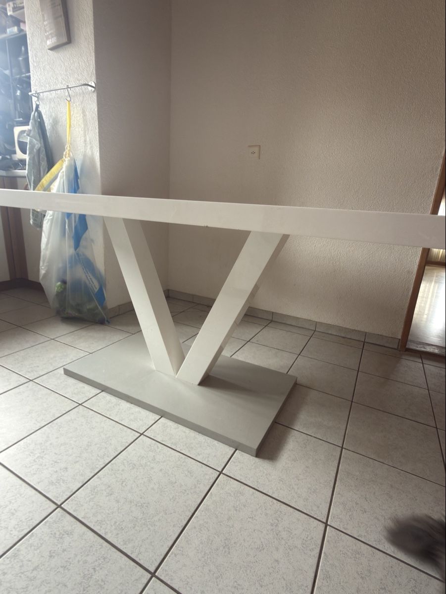 Conforama Tische: Esstisch – Gebraucht aus Hondrich von mar_t2b9 1