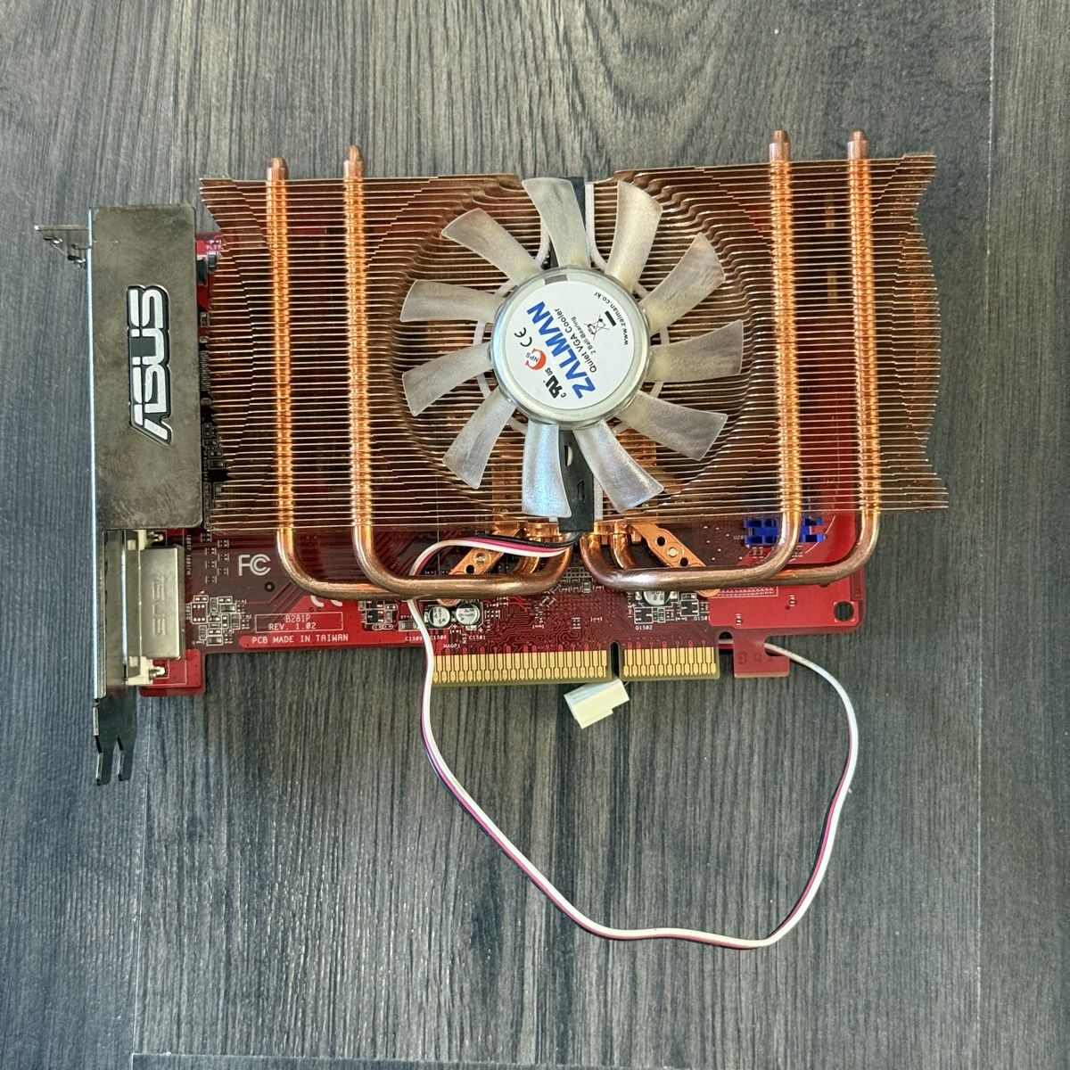 Grafikkarten: Carte graphique ASUS Radeon HD 3650 512Mo – Gebraucht aus Evilard von Adrien___2