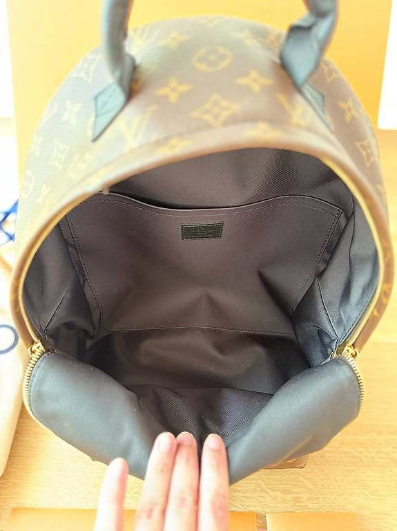 Sacs à dos: Louis Vuitton Palm Springs MM Rucksack – D'occasion à St. Gallen par Sabrinaaa 4