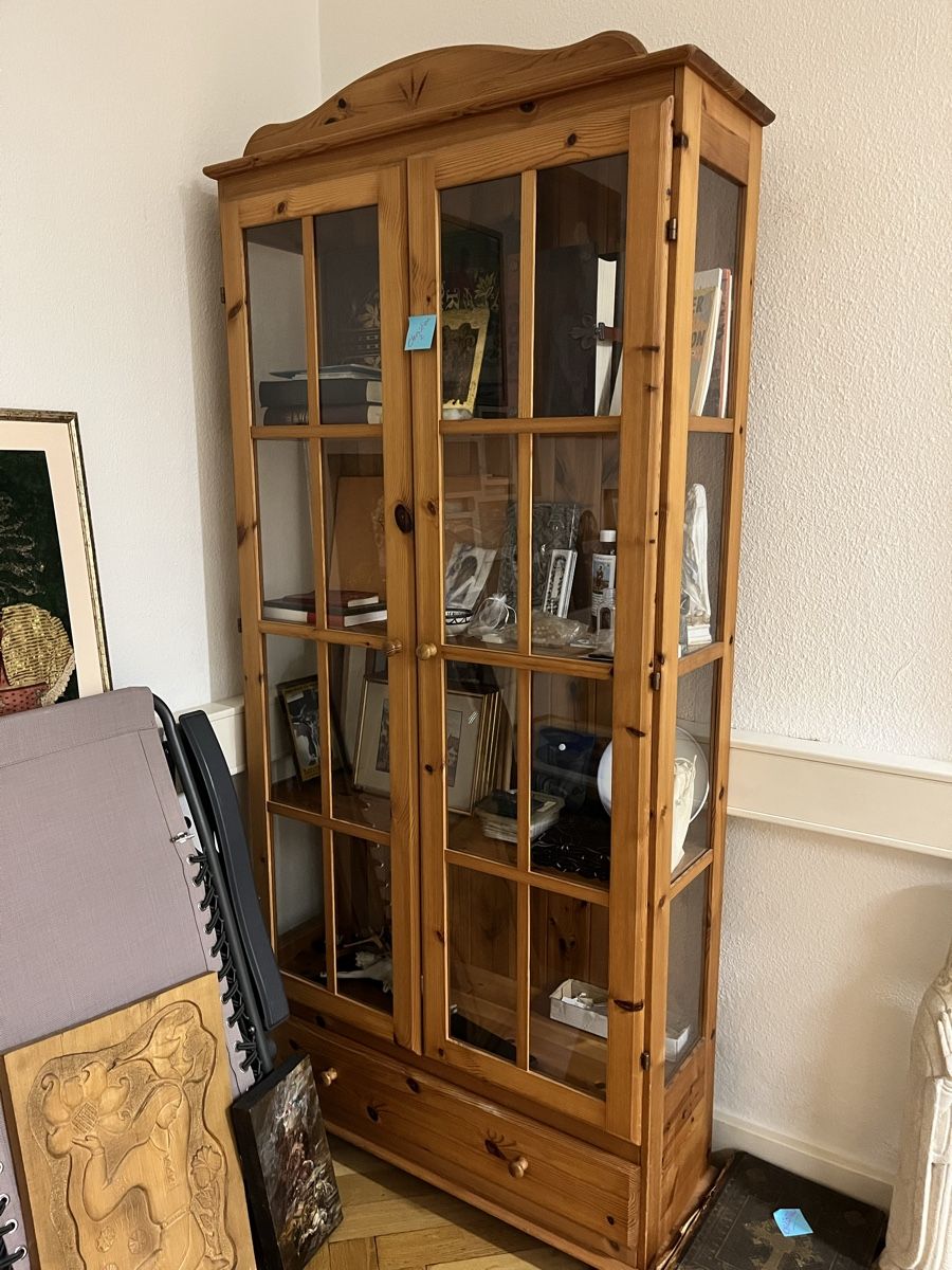 Armoires: Schrank – D'occasion à Binningen par rde_rnw9