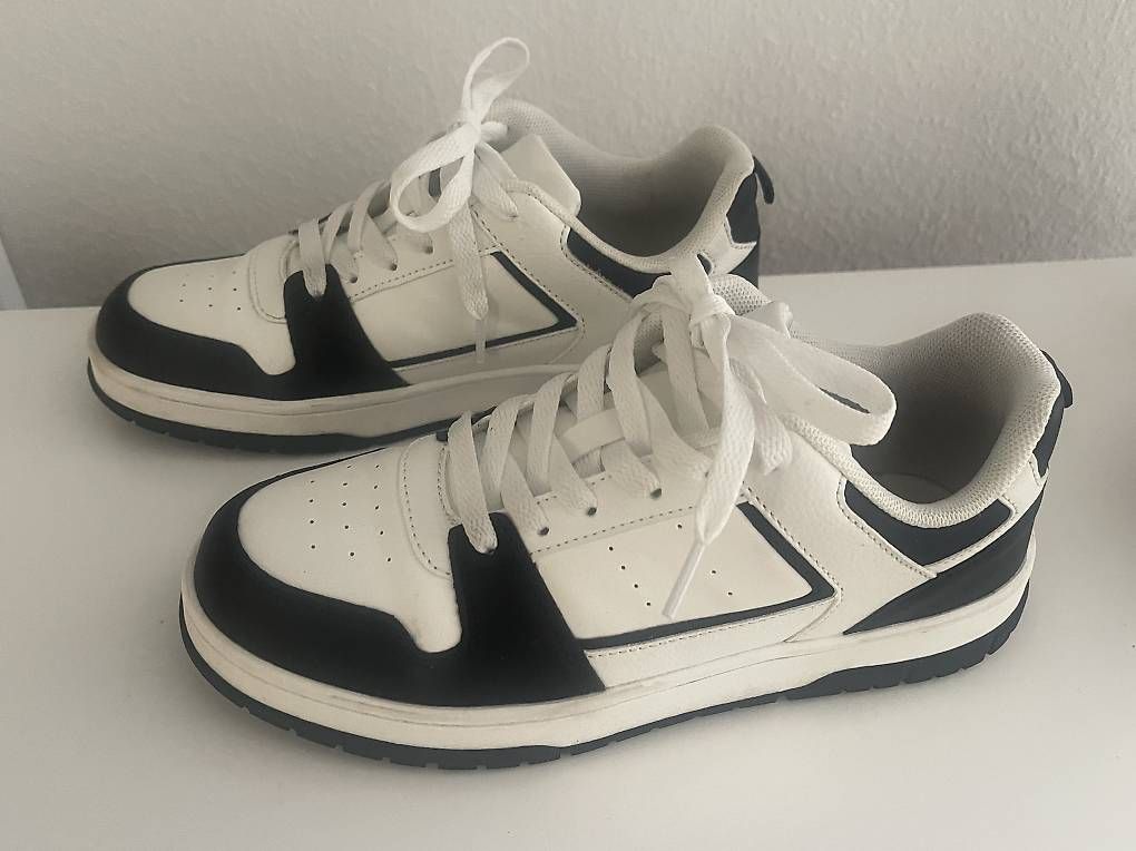 Chaussures femmes: Sneaker weiss/schwarz Gr. 38 Turnschuh – D'occasion à Reinach BL par present4you 3