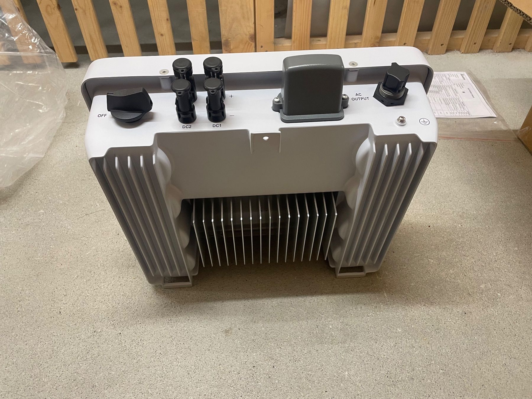 Wechselrichter: Solar-Wechselrichter Delta H3H_220 – Neu und originalverpackt aus Zürich von chaernum 3