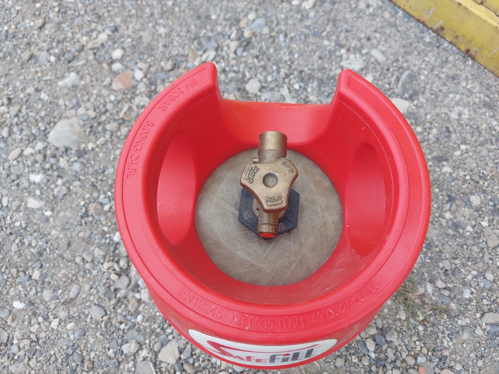 Gas-Geräte & -Technik: wiederbefüllbare Gasflasche – Gebraucht aus Kriens von Allerhand5 3