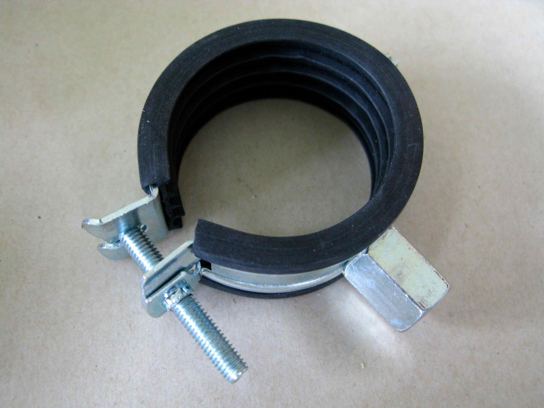 Supporti a parete: Rohrschelle mit Schalldämmung 40-44mm – Nuovo (secondo la descrizione) da Samstagern venduto da Betscha 1