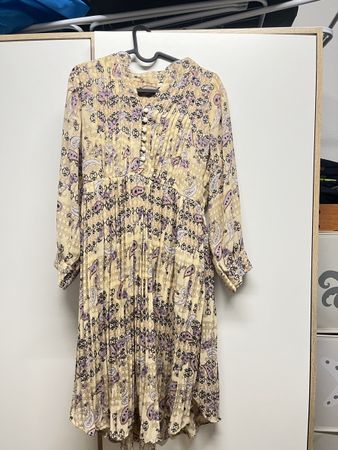 Vintage-Inspired Paisley Pleated Dress - Perfect for Fall!