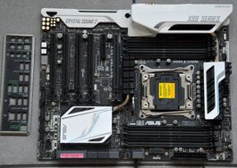 Asus X99 Deluxe Max DDR4 Motherboard /  carte mère