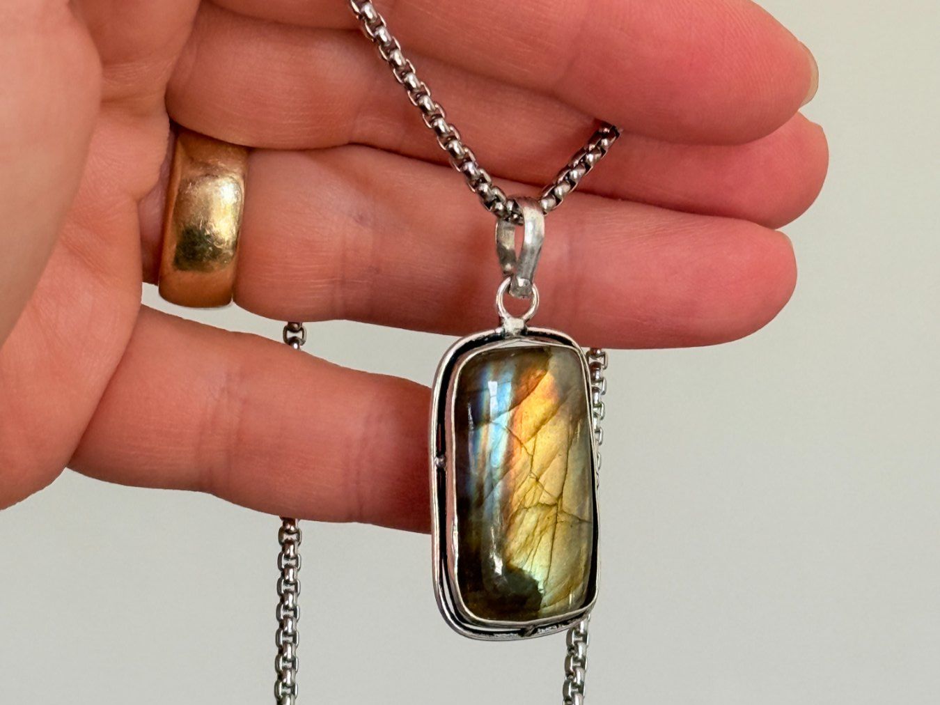 Colliers: Collier avec Labradorite – Neuf avec emballage d'origine à Genève par AWWA