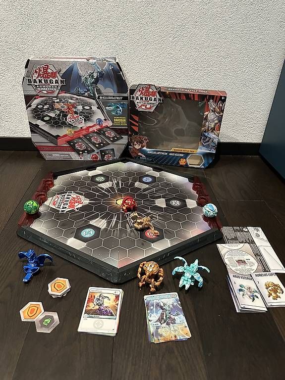 Spielzeuge: BAKUGAN Arena + Battle pack – Gebraucht aus Pianezzo von fil_fv5l