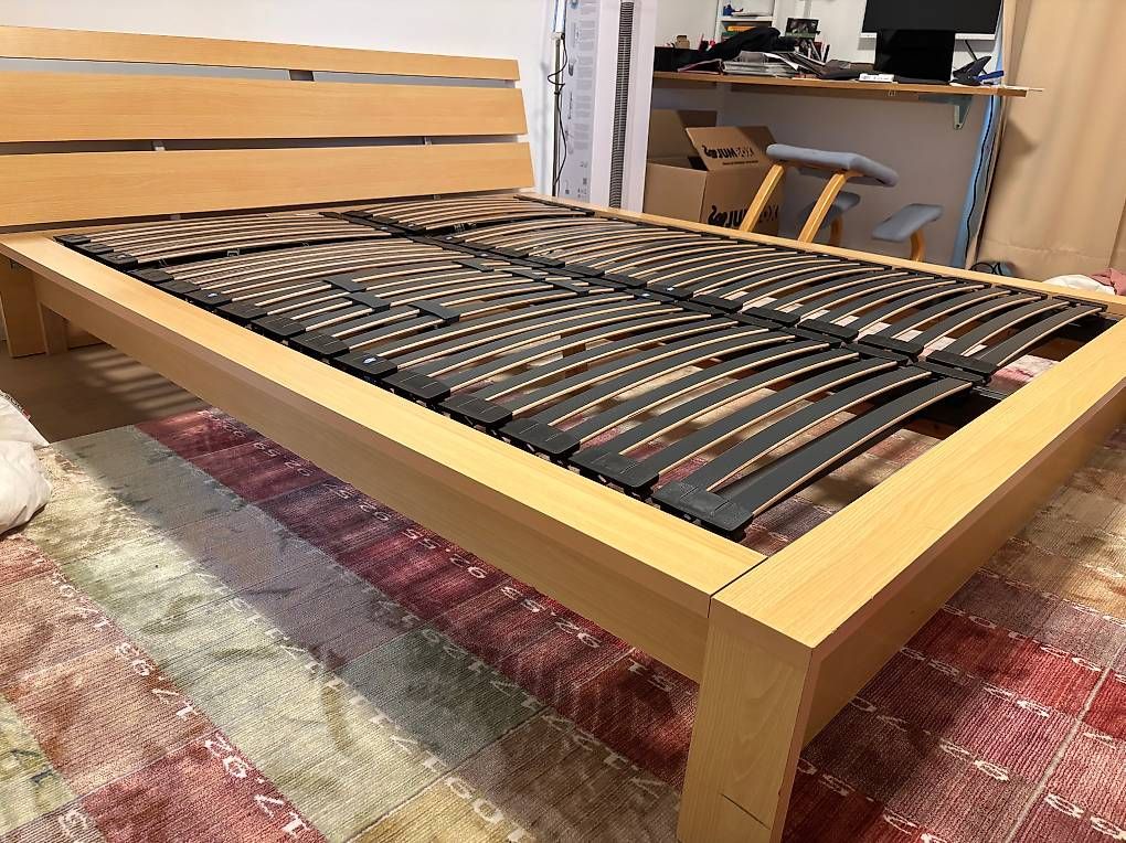 Letti: Bettgestell 200x160cm – Usato da Zürich venduto da rem_8v6m 2