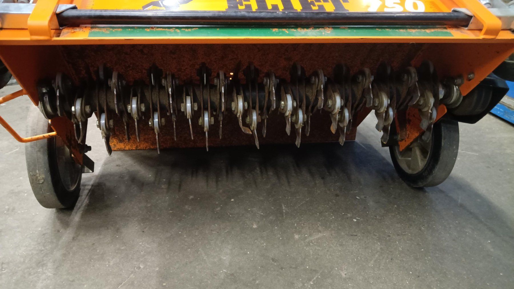 Attrezzi per la lavorazione del suolo: Eliet Vertikutierer E750 LM – Usato da Wädenswil venduto da Kleinerland 2