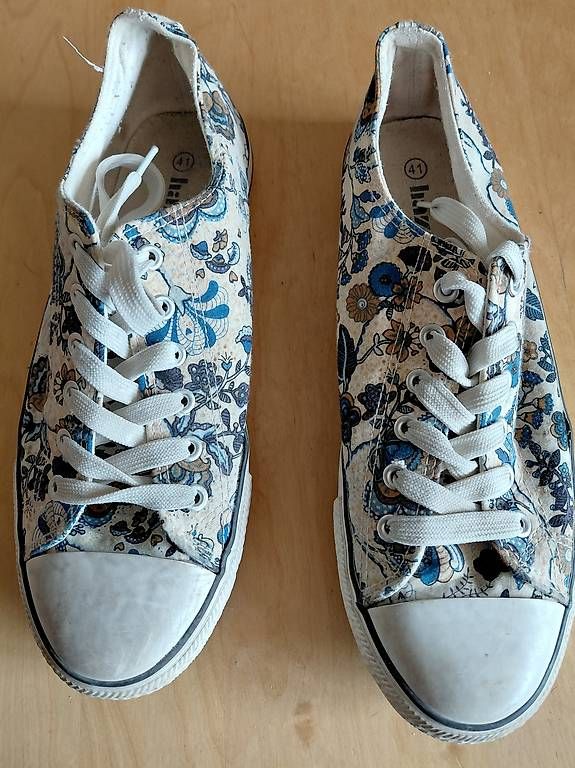 Scarpe da donna: Turnschuhe gr. 41 – Usato da Ostermundigen venduto da sta_vl6d