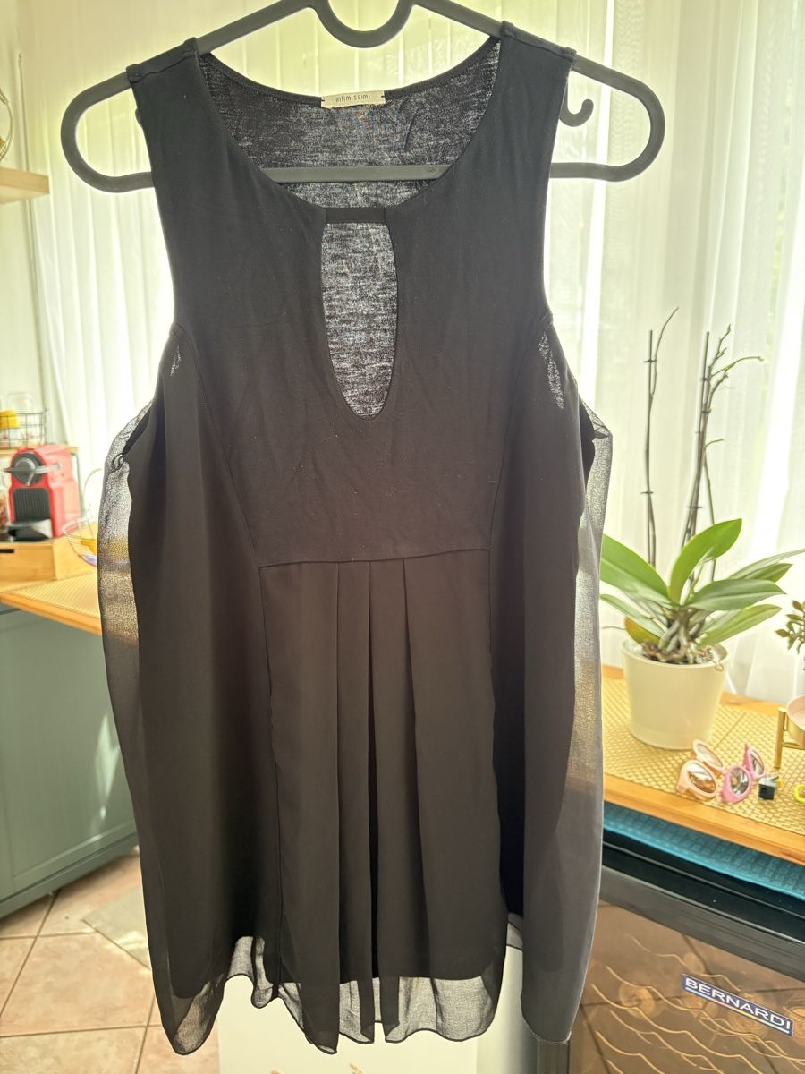 Intimissimi Top: Elegante canotta nera Intimissimi – Usato da S. Antonino venduto da LIKA91