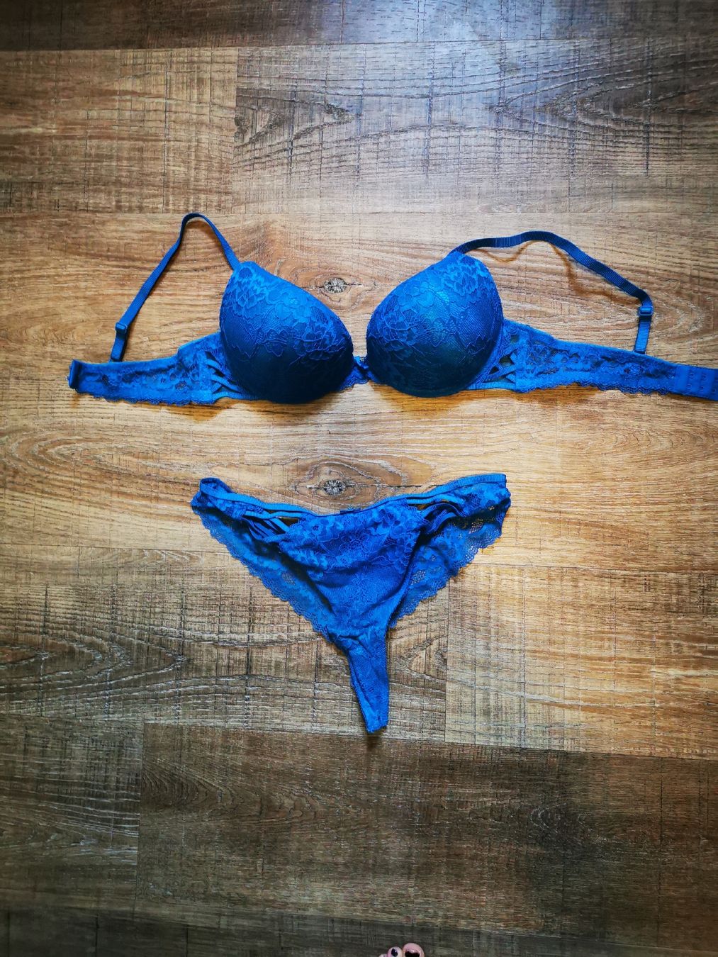 Altra biancheria intima: blaues Dessous-Set mit Spitze, Grösse 75C – Nuovo (secondo la descrizione) da Balsthal venduto da Leila_Luna
