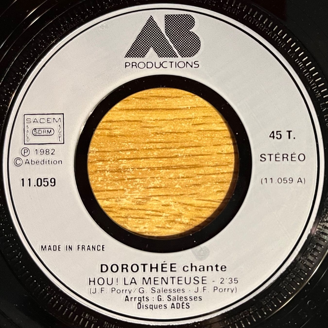 Dischi in vinile: DOROTHÉE - HOU ! LA MENTEUSE – Usato da Bussigny venduto da vinyl-pas-cher 2