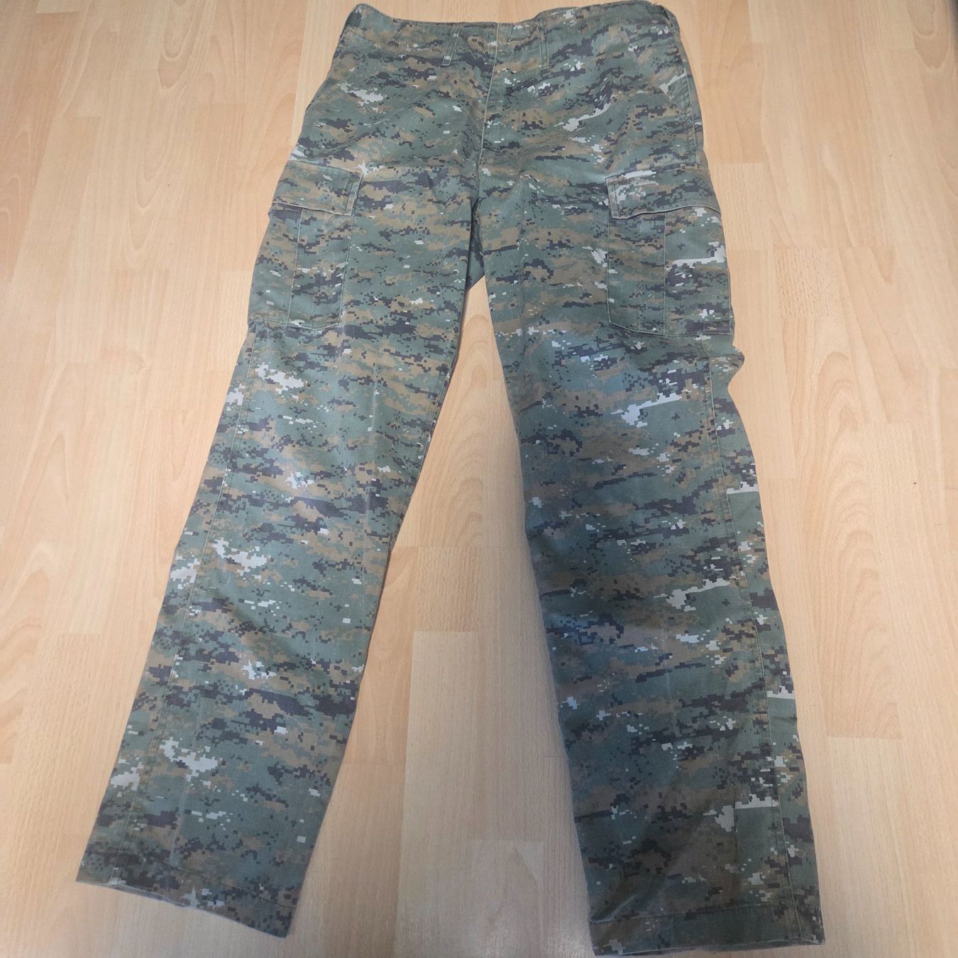 US Army Uniformi: Militär Kampfhose USMC MARPAT digital M Medium – Usato da Jonen venduto da EFT-Fence-TRADER