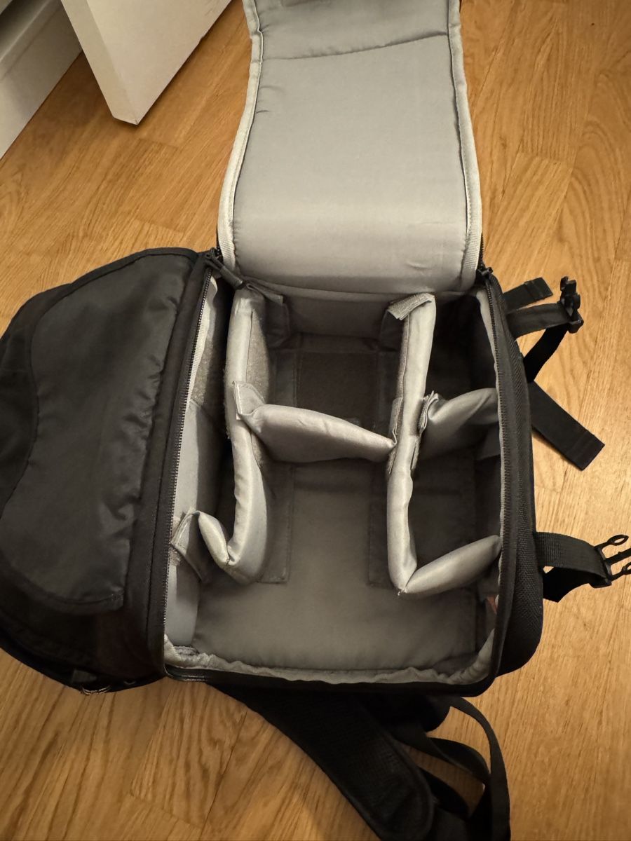 Lowepro Zaini: LowePro Fastpack 350 Kamera Rucksack, schwarz ab 1.- CHF – Usato da St. Gallen venduto da agonhaliti 1