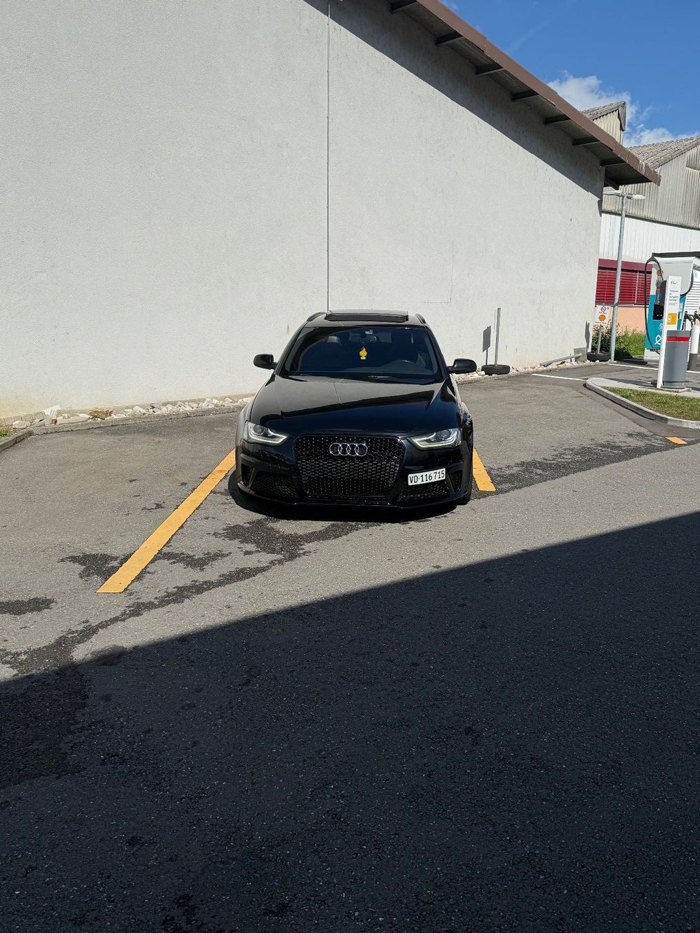 Audi Autos: Audi rs4 – Gebraucht aus Yverdon-les-Bains von car_9d5f