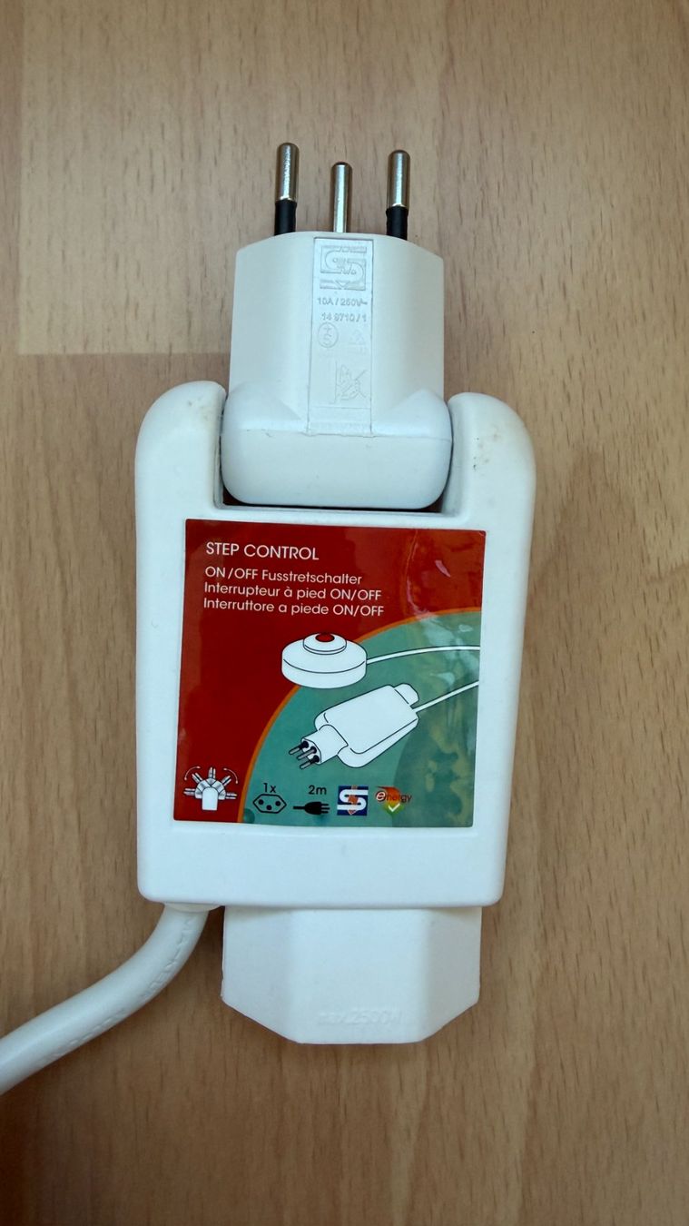 Interruttori: Steffen Step control Schlaufstecker Ein/Aus, neuwertig – Usato da Meinisberg venduto da Steiner31 1