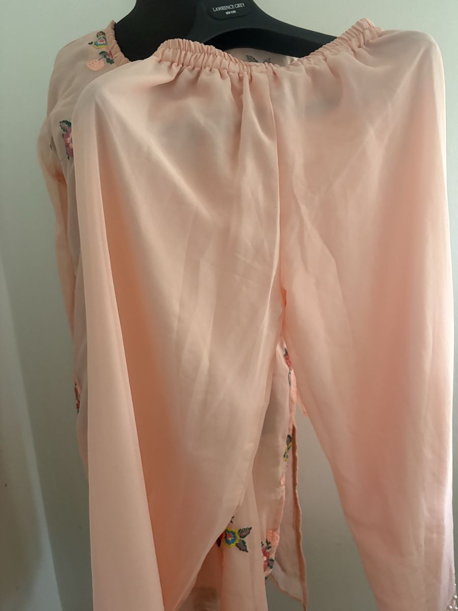 Lots de vêtements: Peach Farbn Suit-Set mit Blumen- 42 – Neuf (Voir description) à Bösingen par ash_jnn8 3