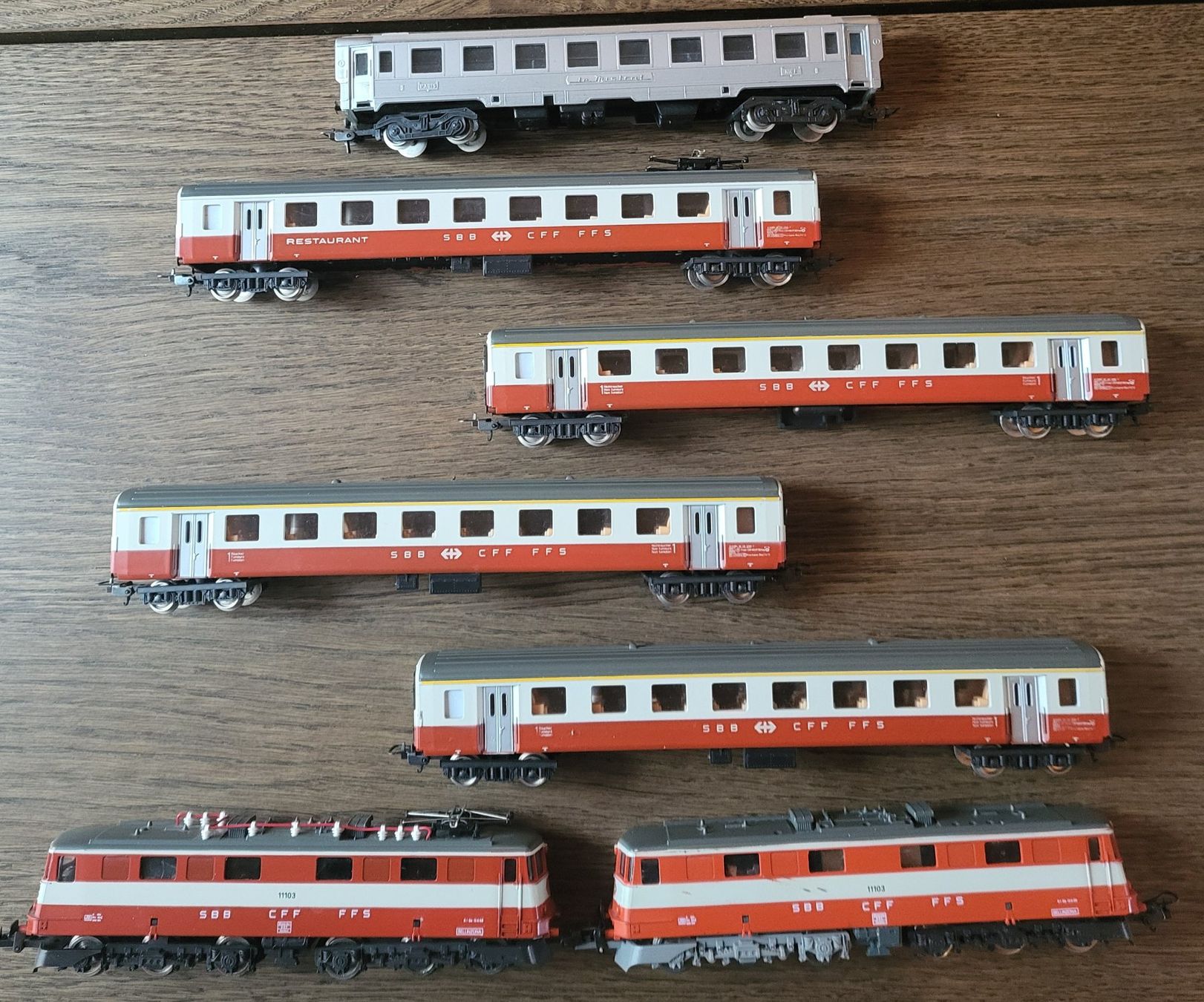 Lima Modellini di ferrovie: Lima HO SBB CFF FFS Zug-Set, mit 2 lokkis – Usato da Sonceboz-Sombeval venduto da ant_cd5j 3