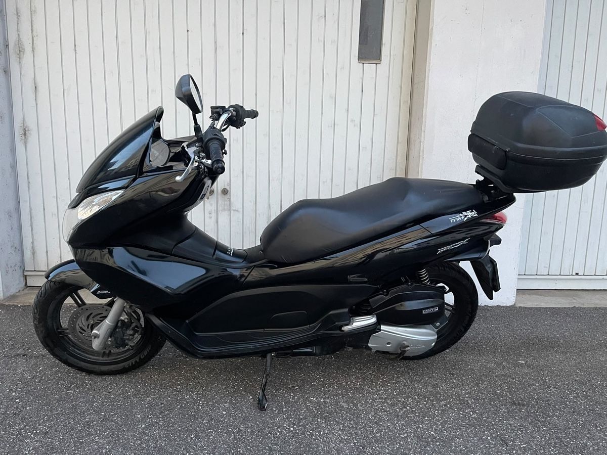 Honda Scooter: HONDA PCX 125cc🛵 – Usato da Delémont venduto da sba_pr6m 1