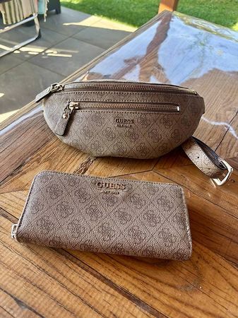 Sac banane Latona et portefeuille Guess