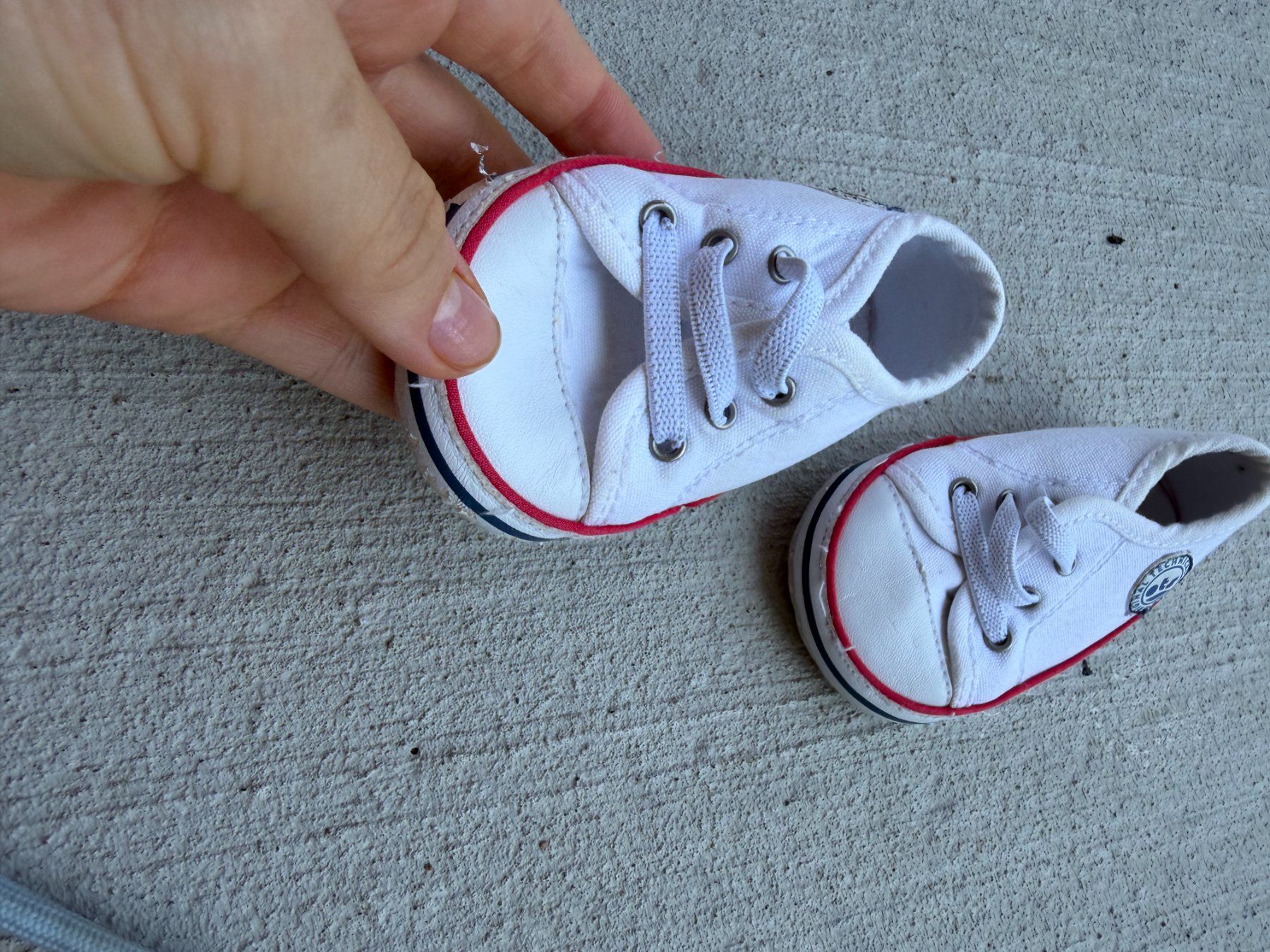 Scarpe per ragazzi: Kleinkind Schuhe weiss rot Grösse 19 – Usato da Riehen venduto da ann_76jw 4