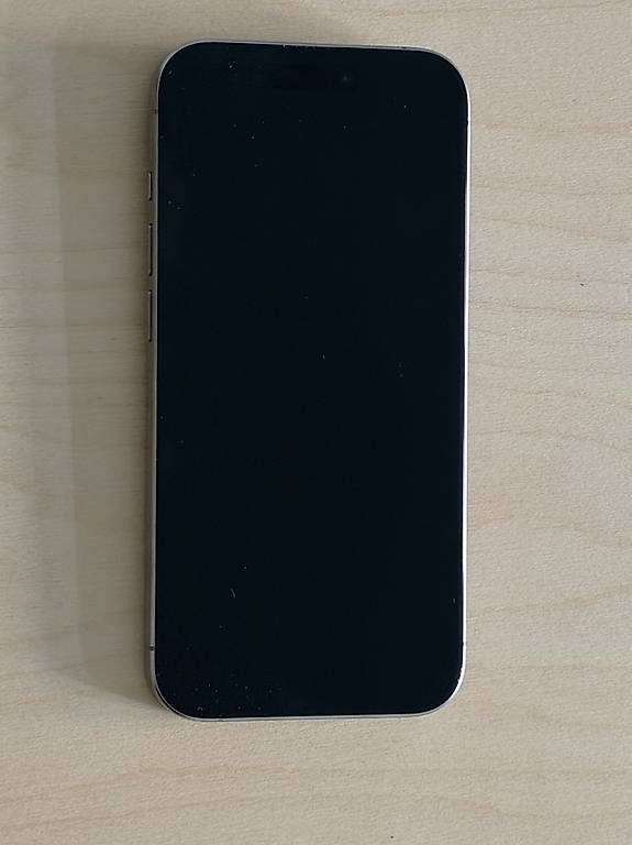 Telefoni cellulari / Smartphones: iPhone 15 Pro Titan 256 GB – Usato da Basel venduto da max_kv7b 3