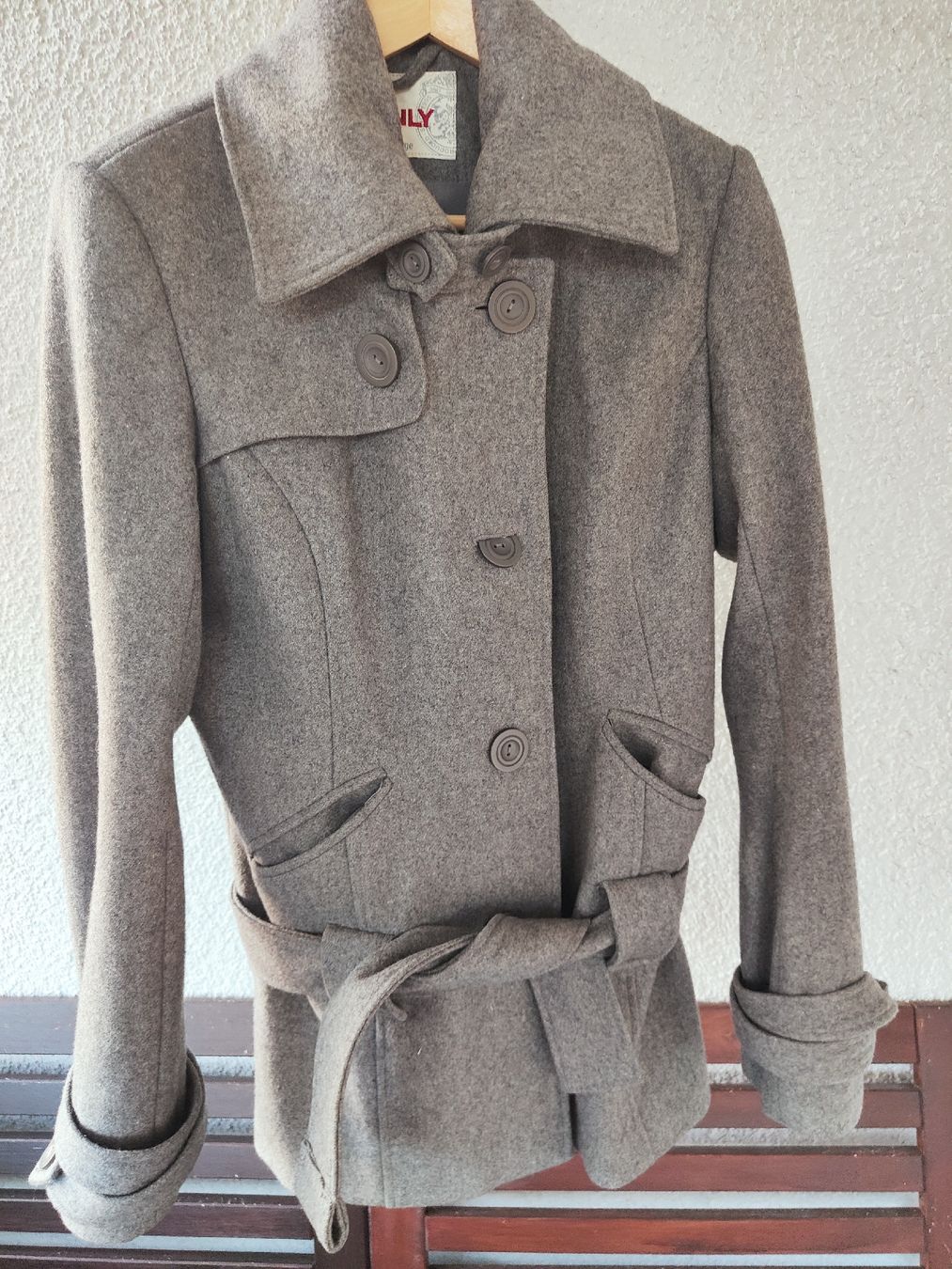 Only Cappotti: mantel Only Gr. L – Usato da Effretikon venduto da jeb_l9k5 1
