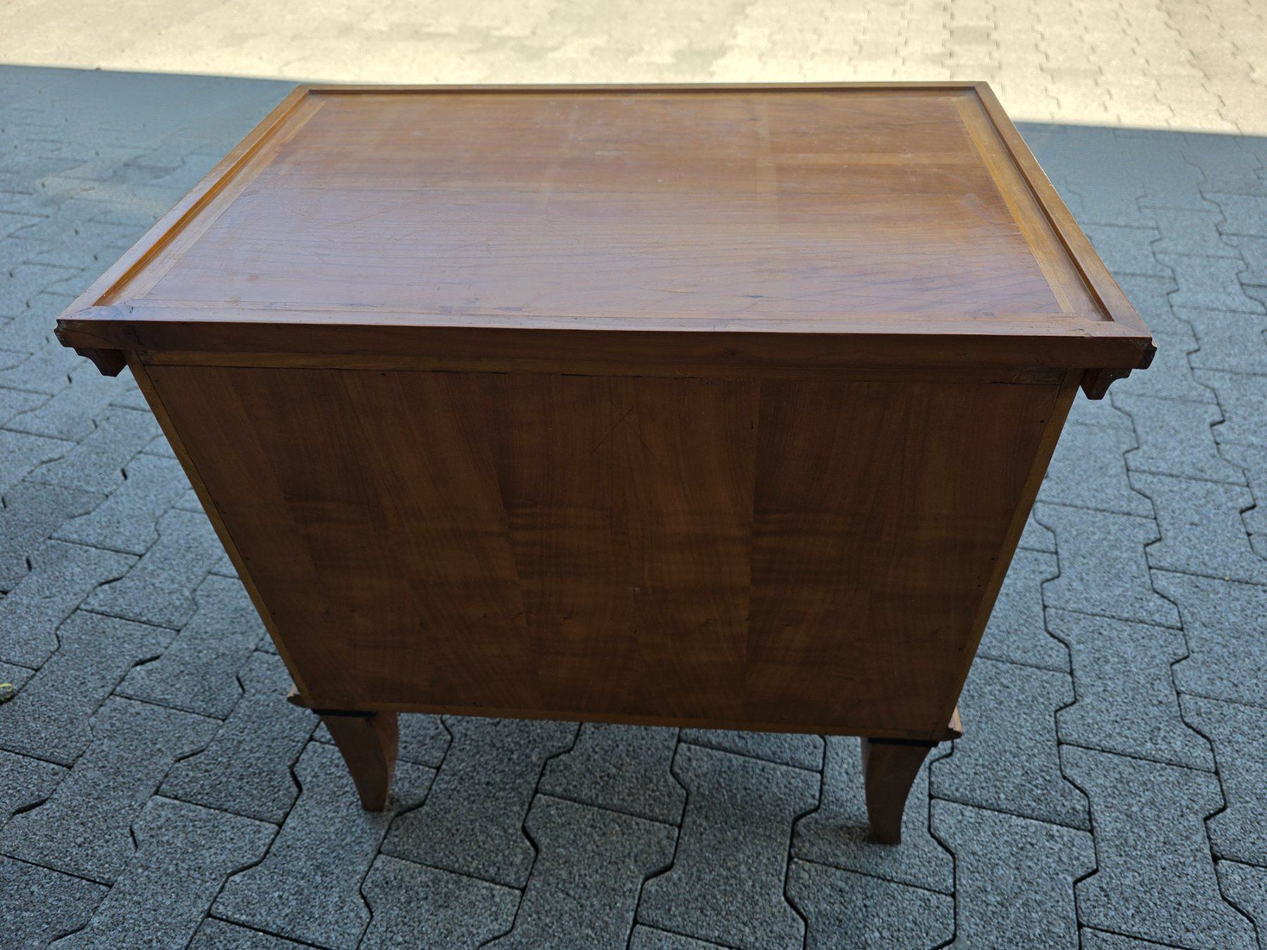 Nachttische: antike Holz Kommode Tischli Nachttisch mit Tablar – Gebraucht aus Walterswil BE von Lonitti 7
