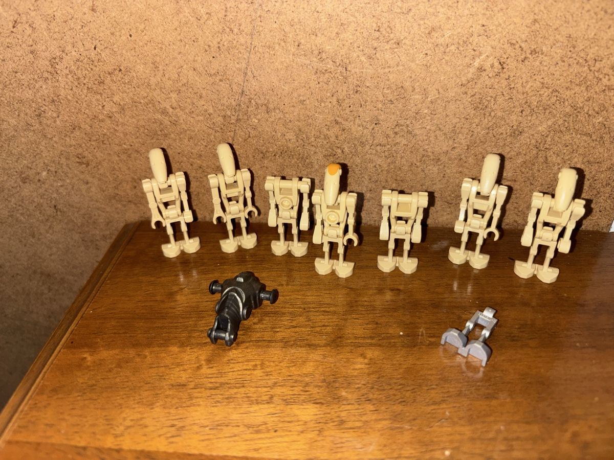 Lego Kit di costruzioni: Lego star wars minifigures droïdes – Usato da Pampigny venduto da pq1_7r9w 3