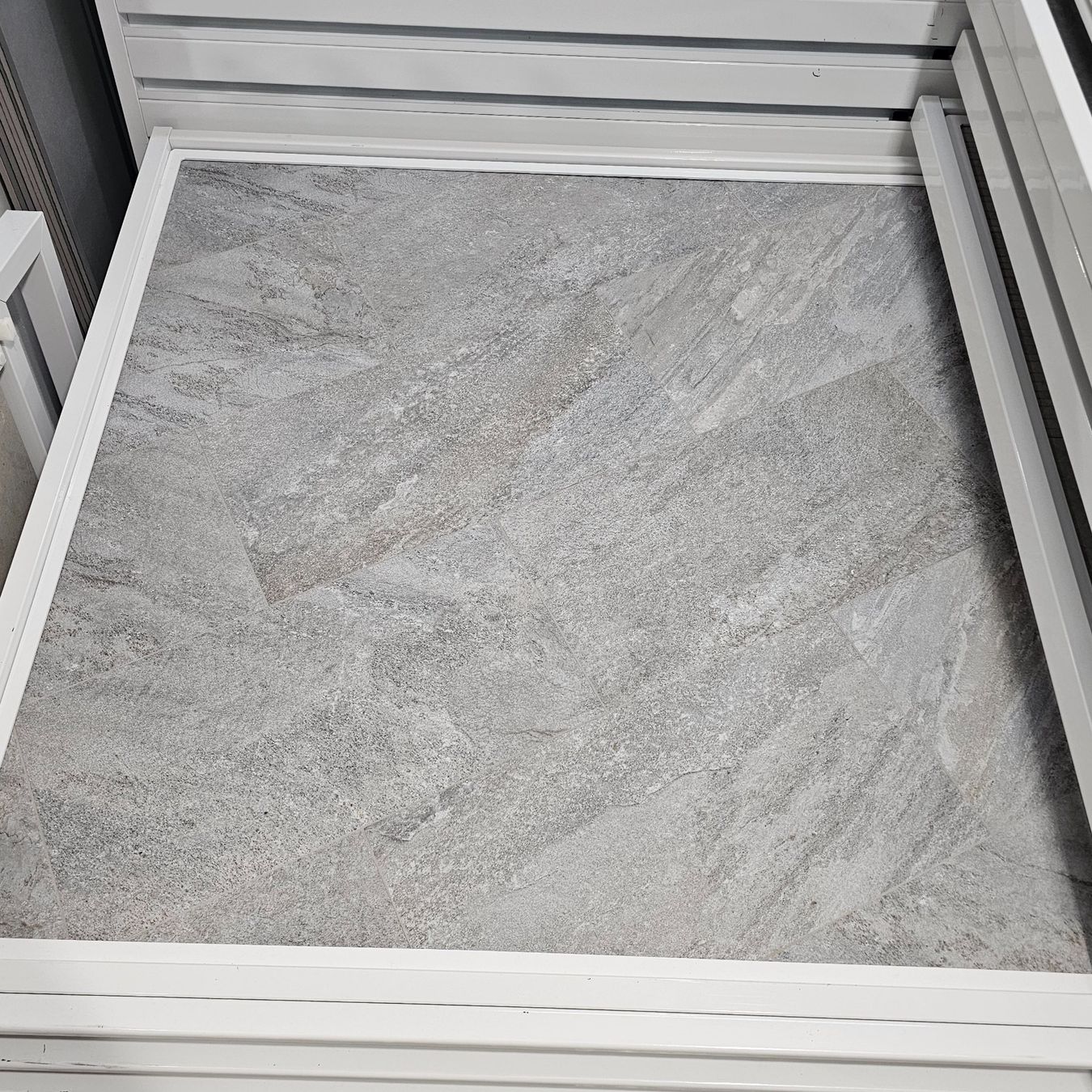 Rivestimenti per pavimenti: TOP Angebot / Wand oder Bodenplatten 30x60 oder 60x60cm 9mm – Nuovo e nell'imballaggio originale da Tübach venduto da swiss-sani