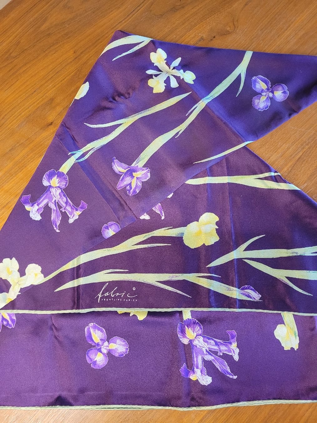 Foulard & Sciarpe: Fabric Frontline Zürich Seidenschal, Blumenmuster – Usato da Niederlenz venduto da tronicgt