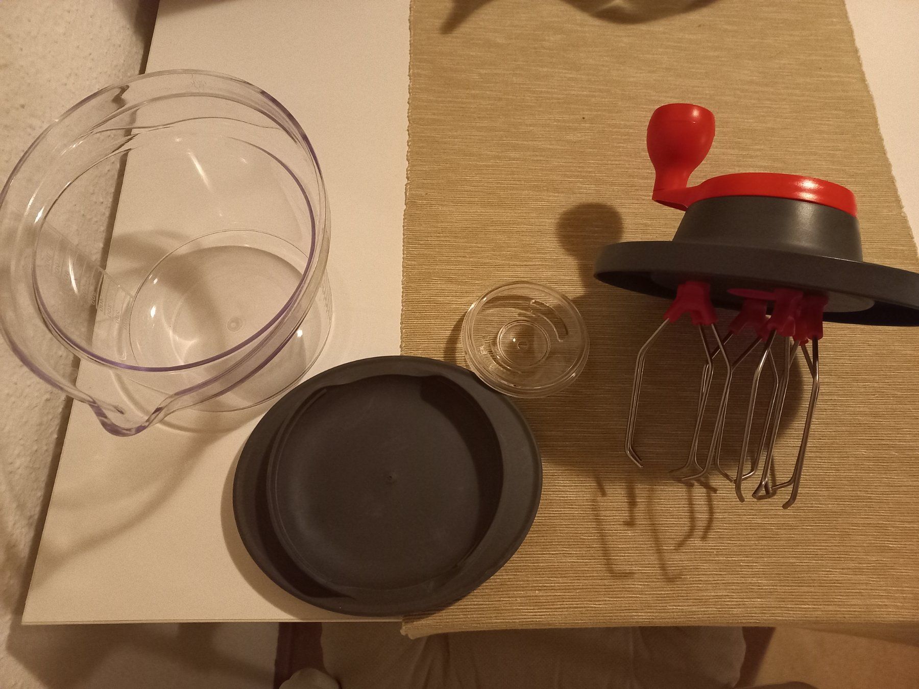 Appareils de cuisine: Manueller Schneebesen mit Schüssel – D'occasion à Lachen SZ par kati68