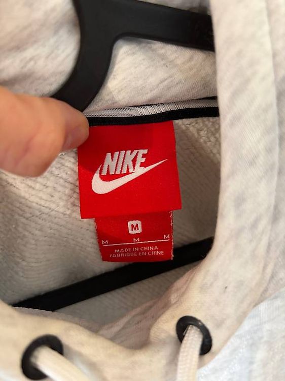 Pulls & Sweat-shirts: Nike Hoodie - Grösse M – D'occasion à Valbella par stfnigbsr 1