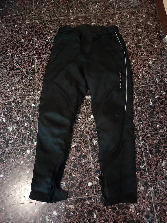 Pantaloni: Pantalon moto taille L – Usato da Neuchâtel venduto da eleon_