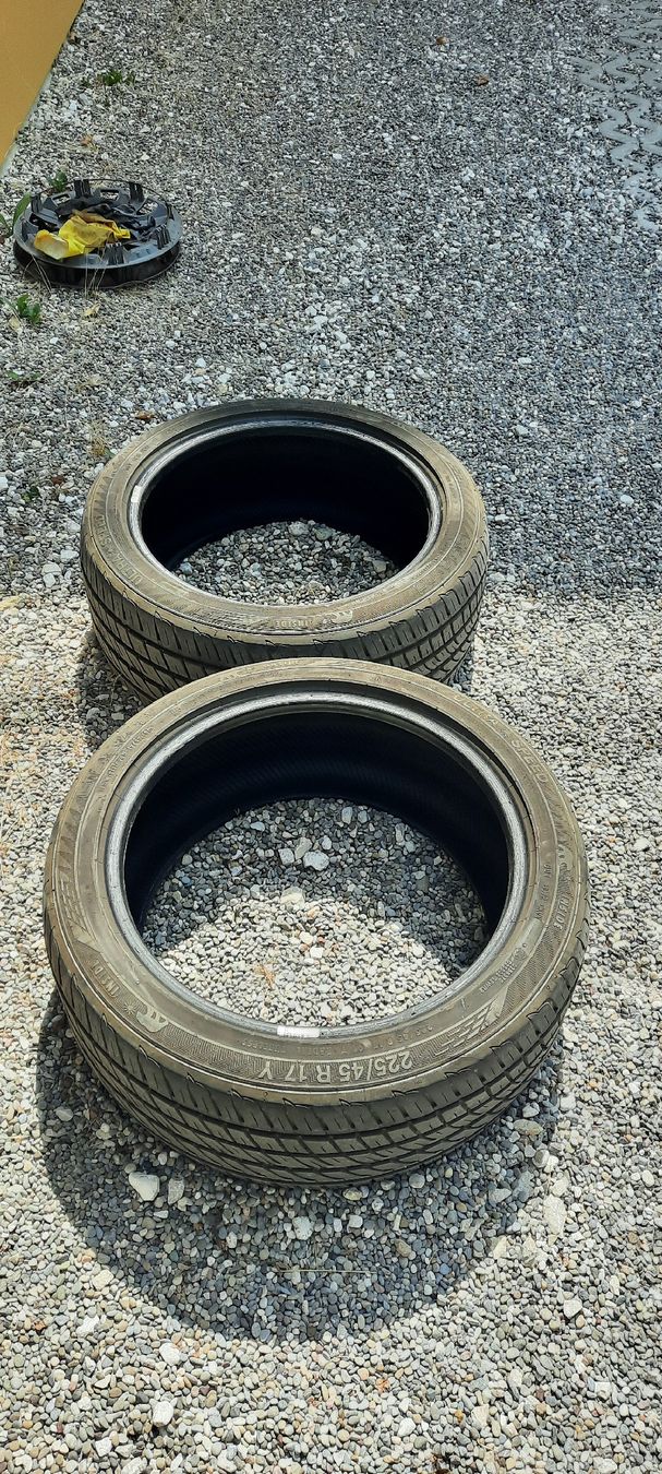 Pneus & Roues: 225/45 R17 – D'occasion à Allschwil par Olexis