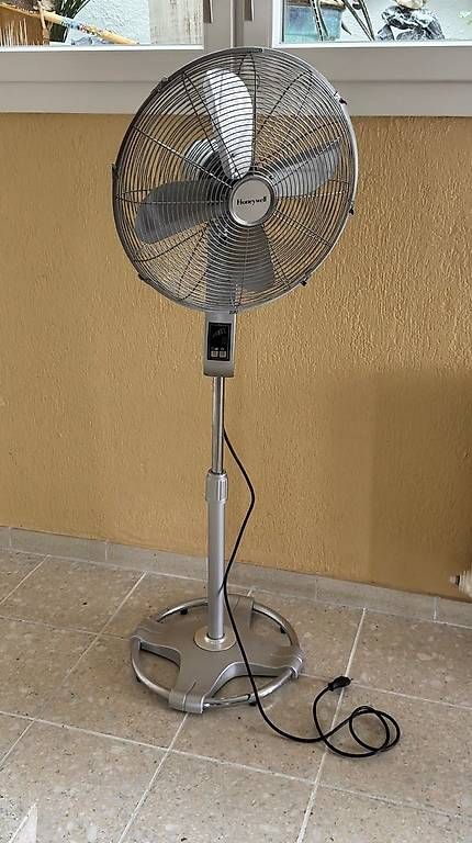 Ventilatoren: Stand-Ventilator – Gebraucht aus Weisslingen von Cy 1